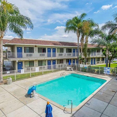Motel 6-Bakersfield, Ca - Airport エクステリア 写真