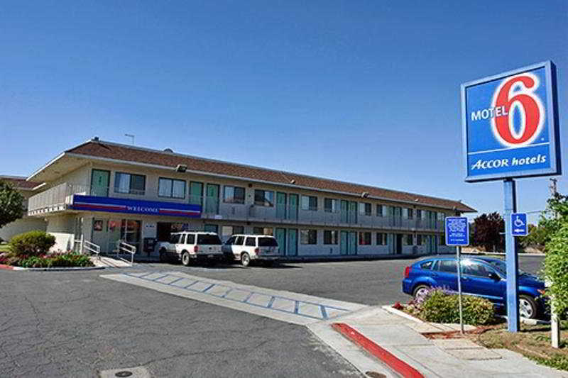 Motel 6-Bakersfield, Ca - Airport エクステリア 写真