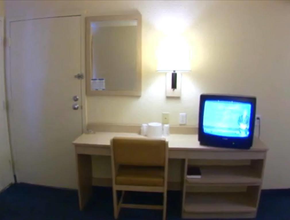 Motel 6-Bakersfield, Ca - Airport エクステリア 写真