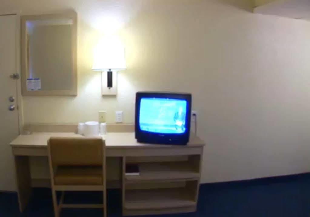 Motel 6-Bakersfield, Ca - Airport エクステリア 写真