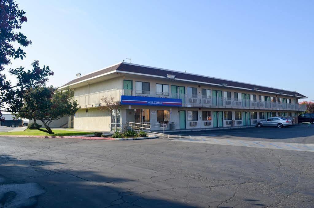 Motel 6-Bakersfield, Ca - Airport エクステリア 写真