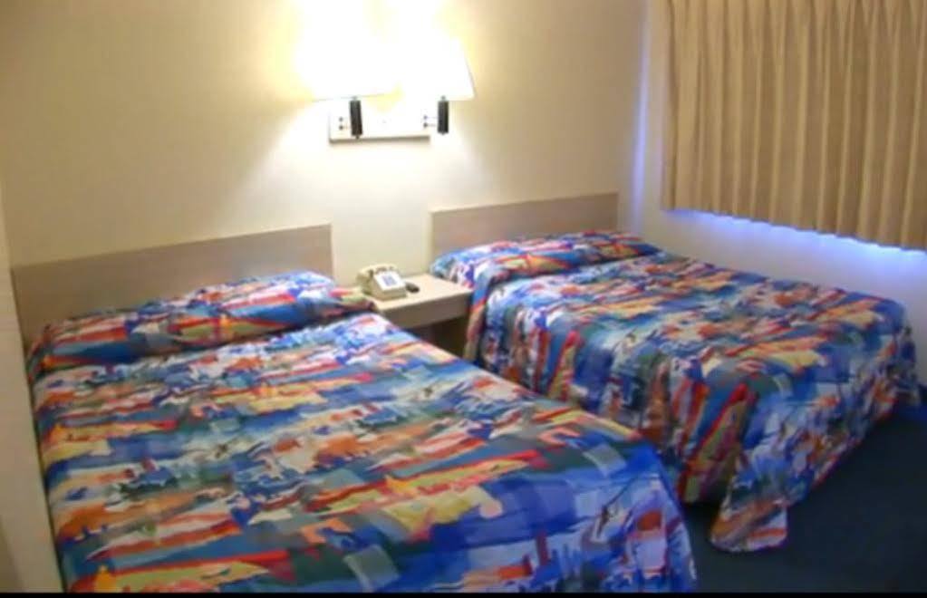 Motel 6-Bakersfield, Ca - Airport エクステリア 写真