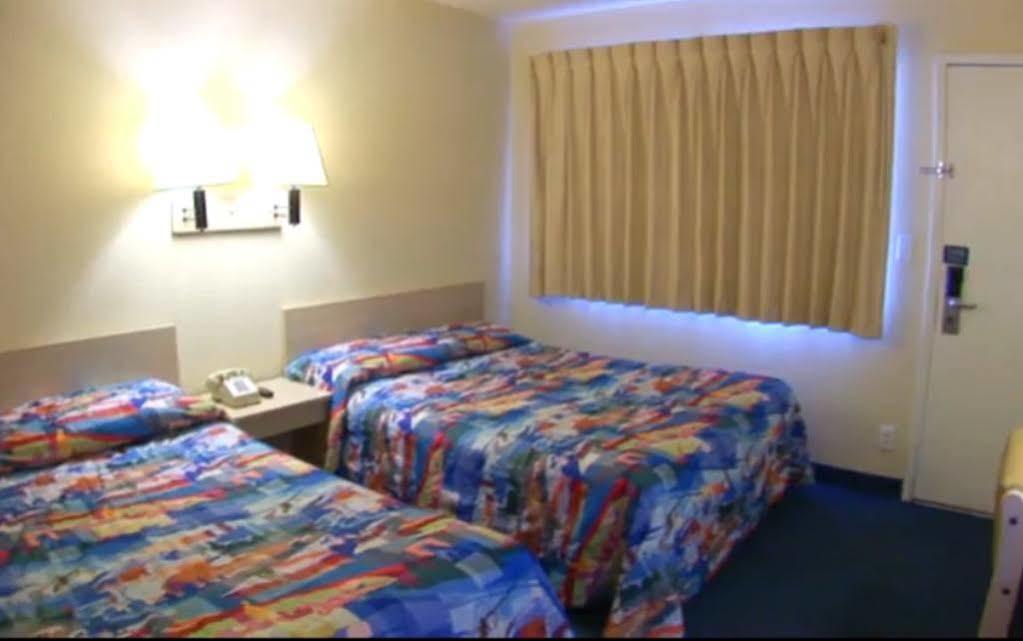 Motel 6-Bakersfield, Ca - Airport エクステリア 写真