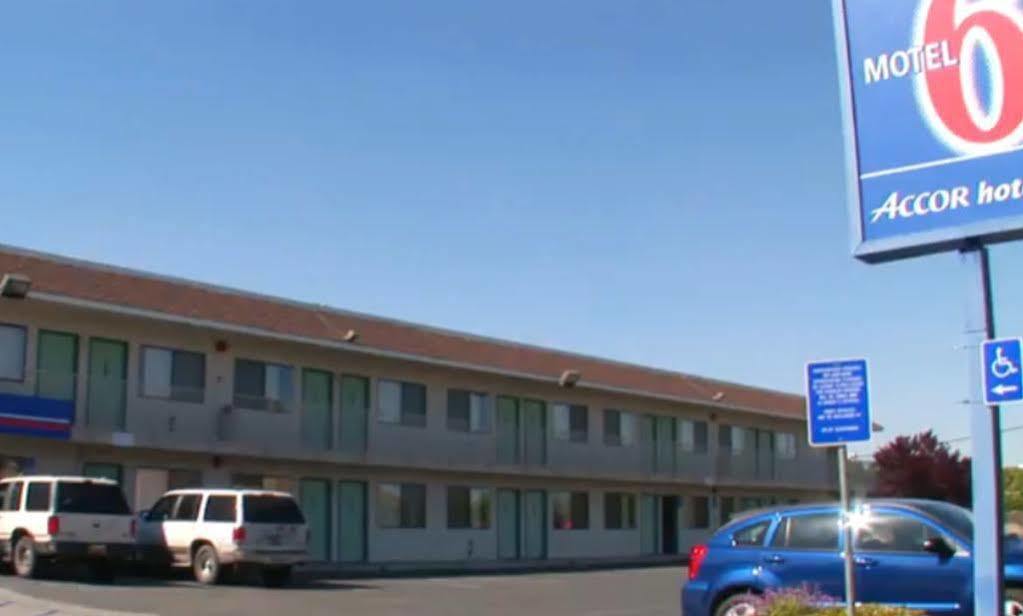 Motel 6-Bakersfield, Ca - Airport エクステリア 写真