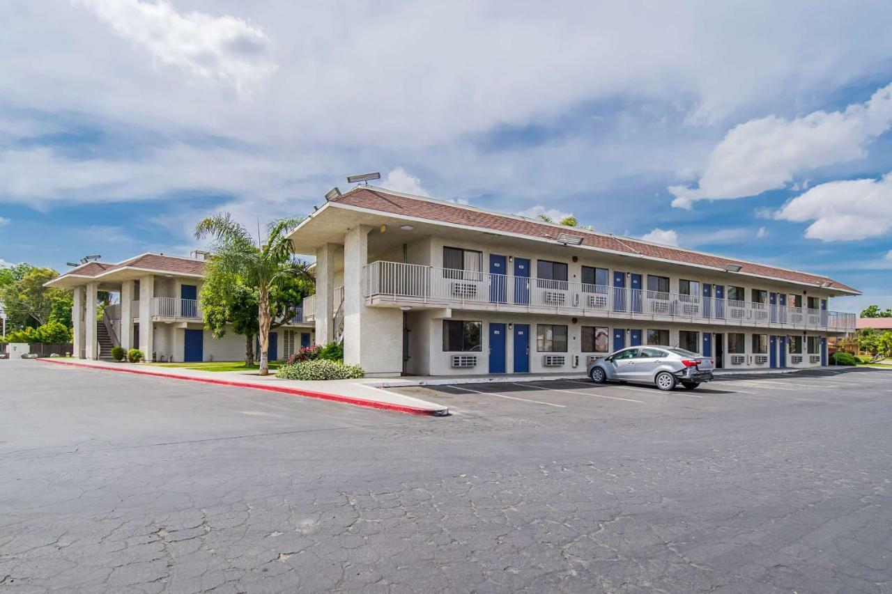 Motel 6-Bakersfield, Ca - Airport エクステリア 写真