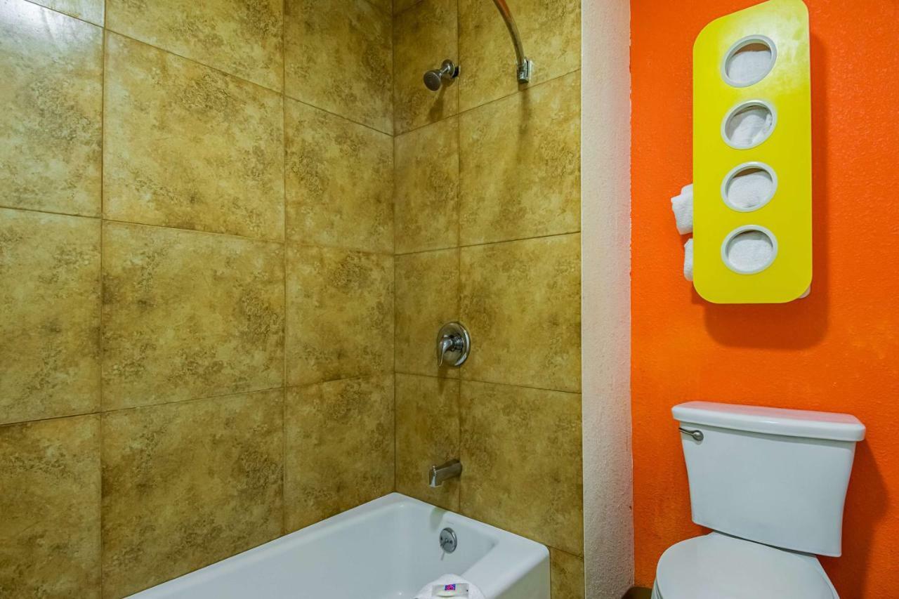 Motel 6-Bakersfield, Ca - Airport エクステリア 写真