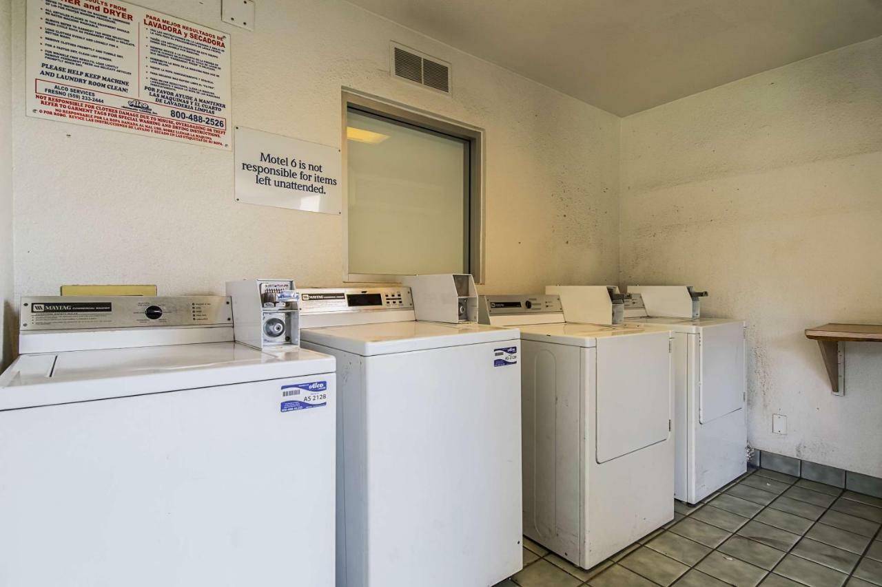 Motel 6-Bakersfield, Ca - Airport エクステリア 写真